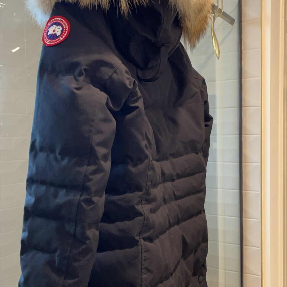 *NEED GONE ASAP* CANADA GOOSE PARKA. Size Small.